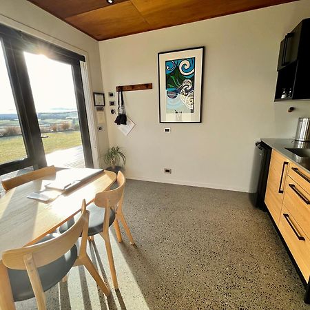 Fiordland Eco-Retreat -- Panoramic Views -- Hot Tub Villa Te Anau Exterior photo