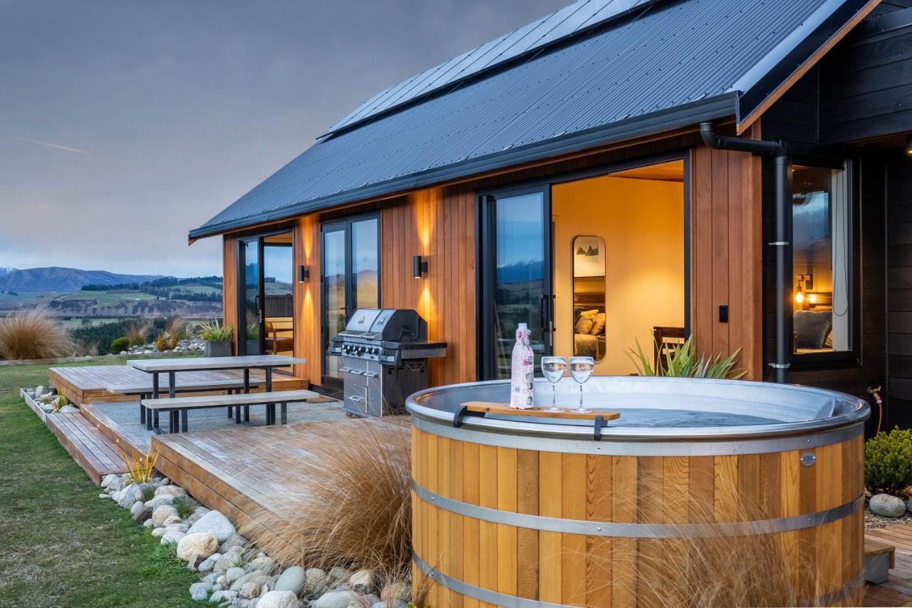 Fiordland Eco-Retreat -- Panoramic Views -- Hot Tub Villa Te Anau Exterior photo