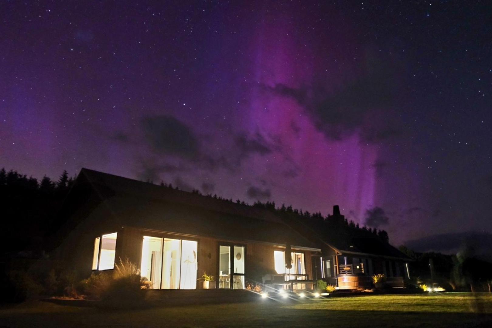 Fiordland Eco-Retreat -- Panoramic Views -- Hot Tub Villa Te Anau Exterior photo