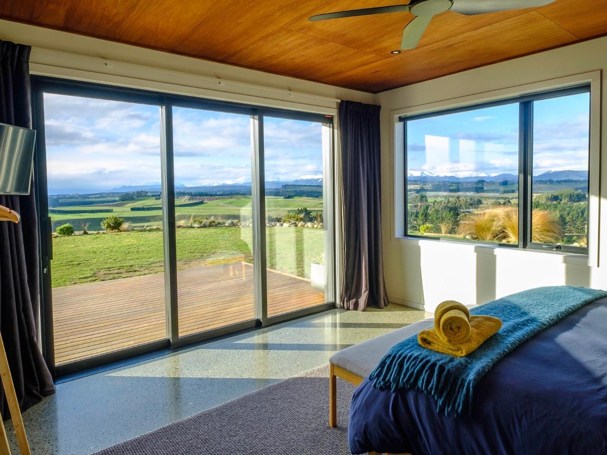 Fiordland Eco-Retreat -- Panoramic Views -- Hot Tub Villa Te Anau Exterior photo