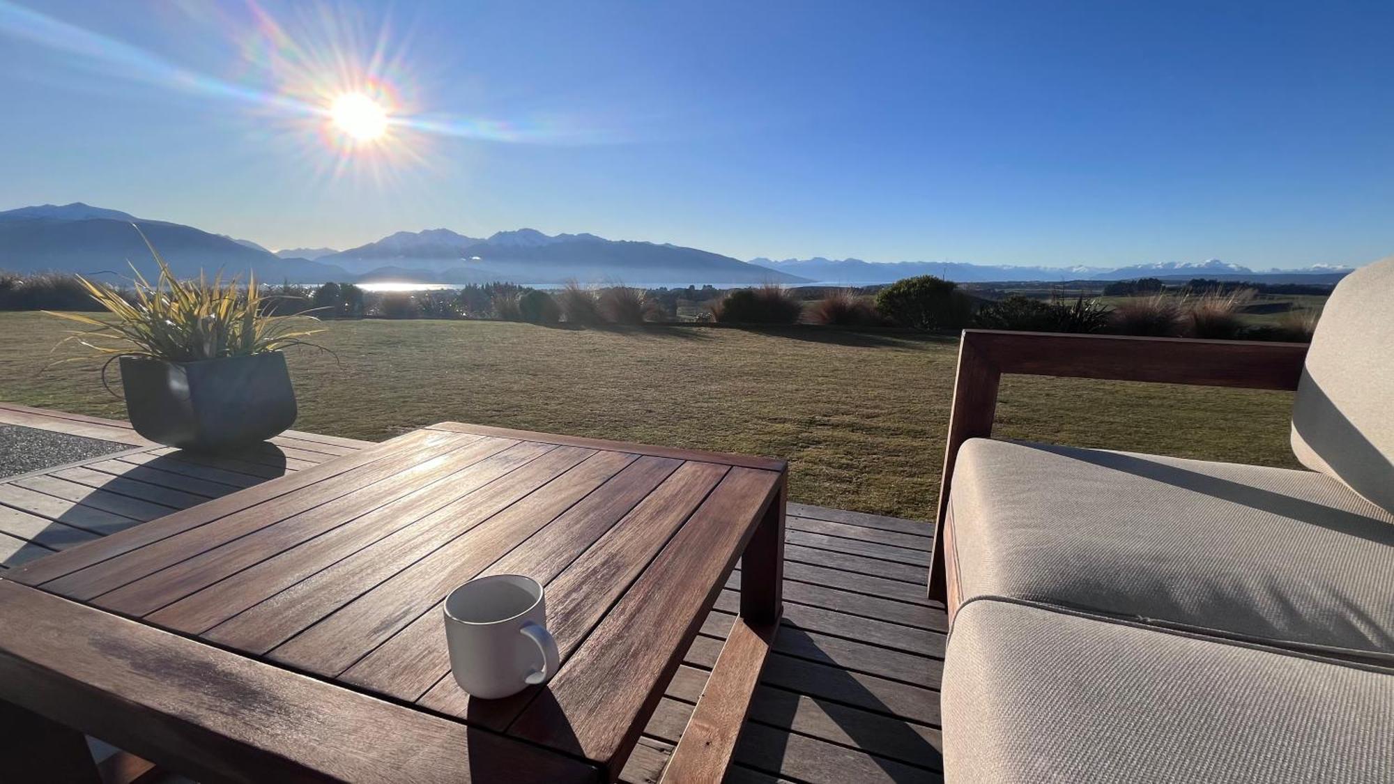 Fiordland Eco-Retreat -- Panoramic Views -- Hot Tub Villa Te Anau Exterior photo