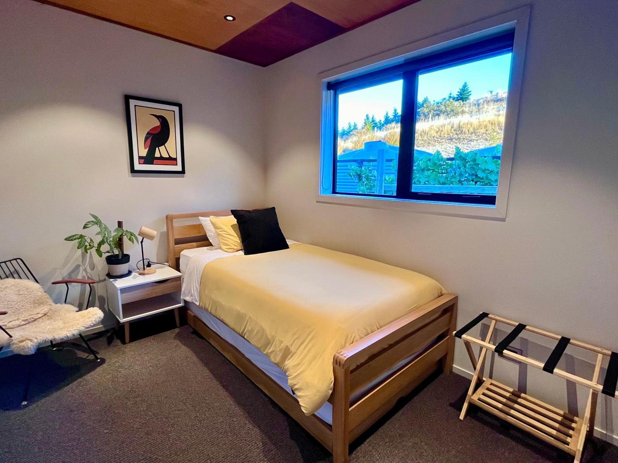 Fiordland Eco-Retreat -- Panoramic Views -- Hot Tub Villa Te Anau Exterior photo